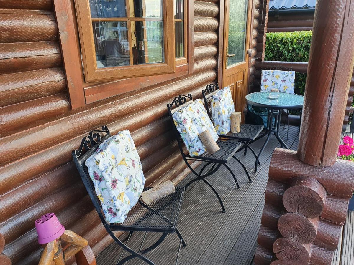 Cosy Countryside Log Cabin Kilkenny Exterior photo
